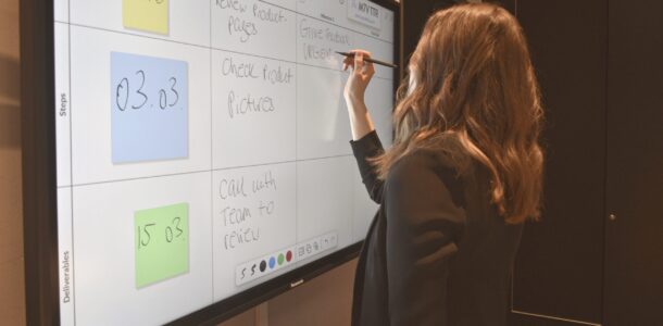Panasonic EQ2-PCAP Touch-Display
